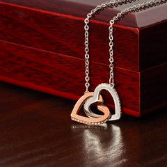 To My Best Friend – Interlocking Hearts Necklace | A Gift That Celebrates Your Bond